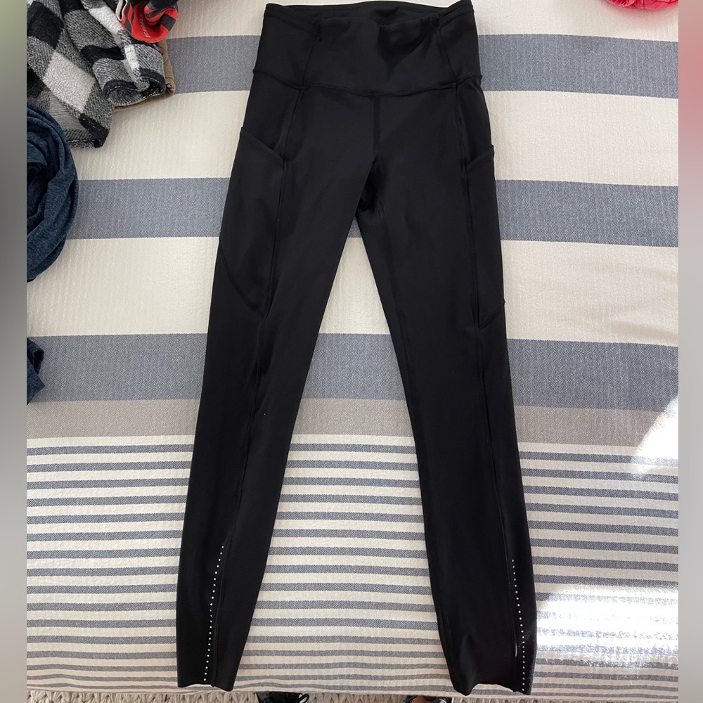 LULULEMON- Fast & Free tight - size 4